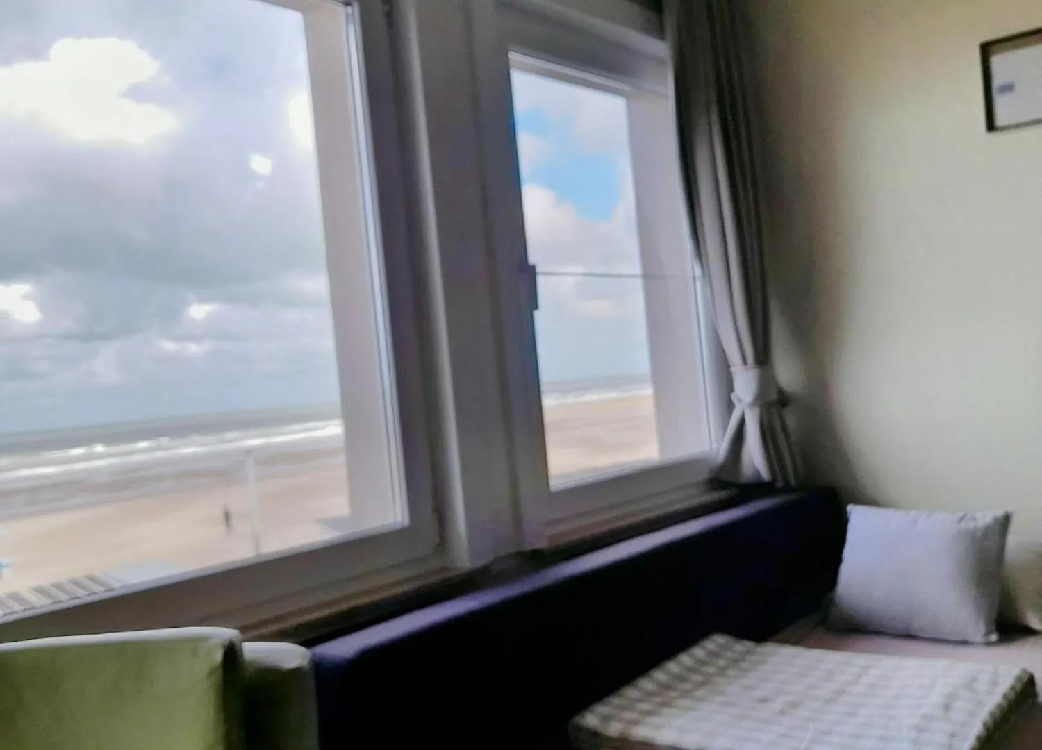 A Cozy Studio With A Sleeping Area And A Fantastic Sea View T43 Ostend Apartment